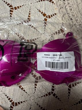 Victoria's Secret Smooth Push-Up bombshell Bra in berry licious